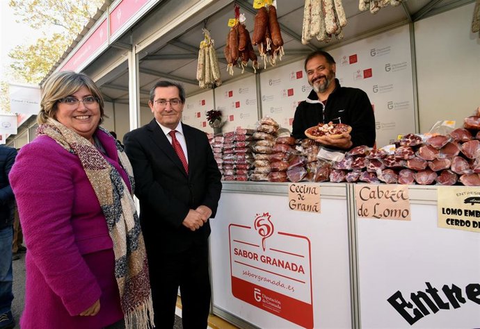 Imagen de la inauguración del mercadillo navideño de 'Sabor Granada'