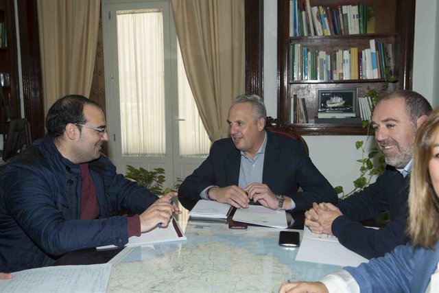 Ruiz Boix con el alcalde de Bornos