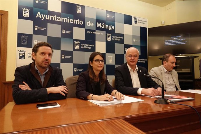 La concejal delegada del Área de Innovación y Digitalización Urbana, Susana Carillo, y el CEO de la Fundación Fiware, Ulrich Ahle, presentan la VIII edición de Fiware Global Summit.