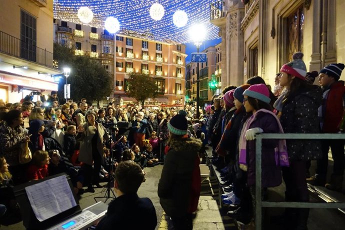 Encendido de luces en la sede del Consell de Mallorca