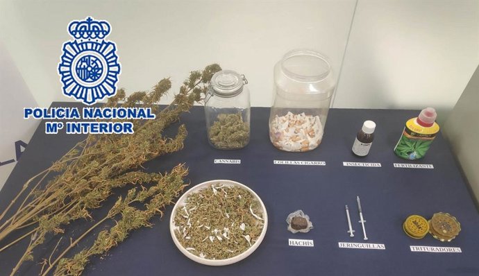 Nota De Prensa Y Foto "La Policía Nacional Detiene A Los Padres Y Al Tío De Una Menor Que Resultó Intoxicada Por Ingesta De Cannabis"