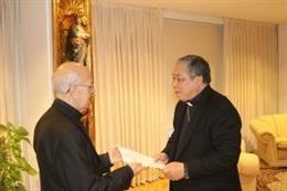 El nuevo nuncio del Papa en España entrega sus cartas credenciales