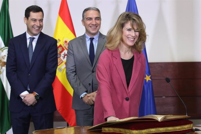 Ana Mestre toma posesión como delegada de la Junta en Cádiz