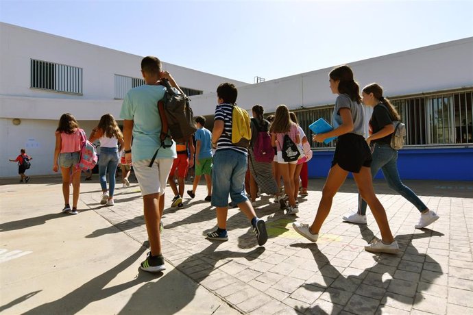 Alumnos de secundaria en un instituto de Tomares (Sevilla).
