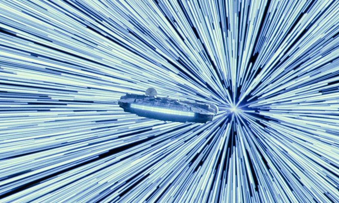El Halcón Milenario saltando al hiperespacio en Star Wars: El ascenso de Skywalker