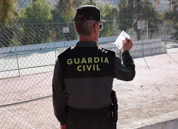 La Guardia Civil Detiene In Fraganti A Un Joven Mientras Vendía Sustancias Estupefacientes