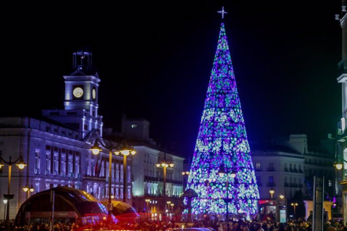 Encendido del árbol de Navidad de La Puerta del Sol, en Madrid.