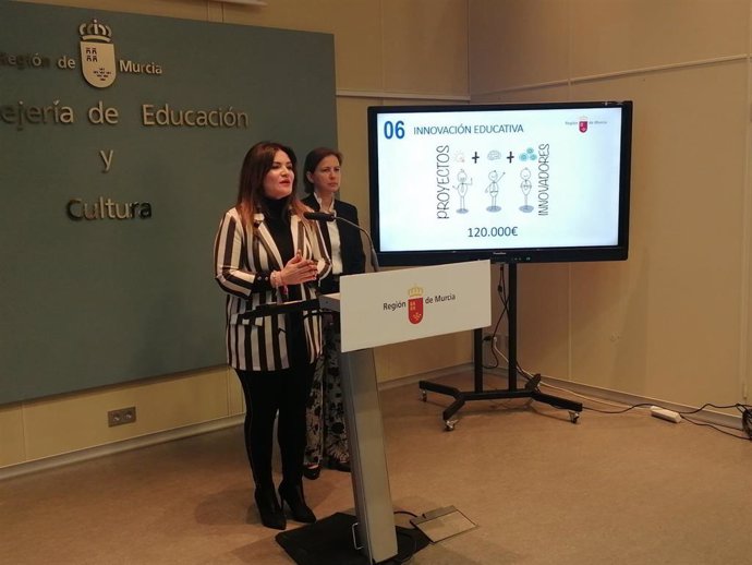 La consejera de Educación y Cultura, Esperanza Moreno, durante la presentación del Plan regional de Formación del Profesorado