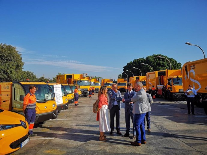 Sevilla.- Ayuntamiento pone en marcha la prueba piloto de limpieza viaria y el plan de mejora de contenedores