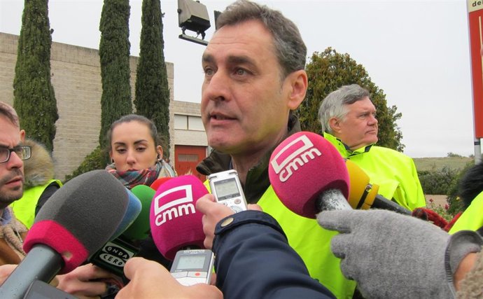 El delegado del Gobierno, Francisco Tierraseca, atiende a los medios