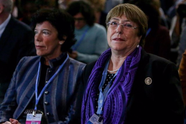 (I-D) La ministra de Educación en funciones, Isabel Celáa, y la Alta Comisionada de Naciones Unidas para los Derechos Humanos, Michelle Bachelet