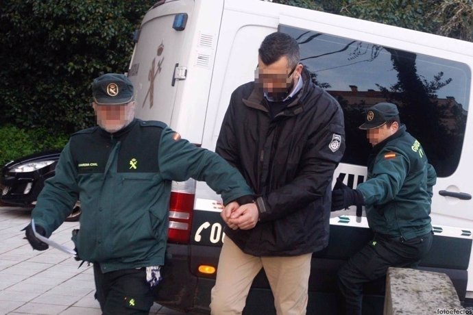 O presunto asasino de Ana Enjamio é trasladado aos xulgados onde se vai a celebrar o xuízo, en Vigo a 9 de decembro de 2019.