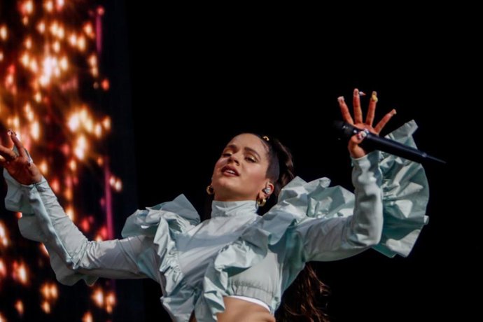 Rosalía actúa en el Mad Cool de Madrid en el IFEMA de Madrid .
