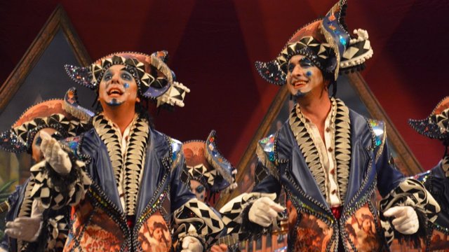 Imagen de archivo de la actuación de una comparsa del Carnaval de Cádiz. 