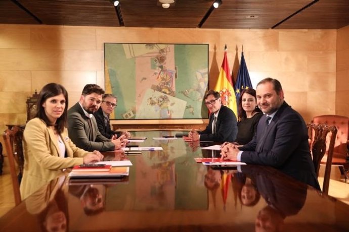 Segona reunió de les delegacions negociadores de PSOE i ERC al voltant de la investidura de Pedro Sánchez