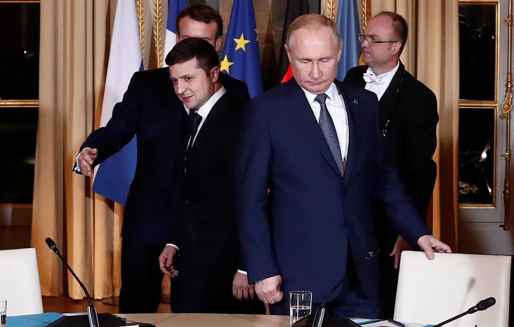 Putin y Zelenski mantienen su primera reunión cara a cara en París