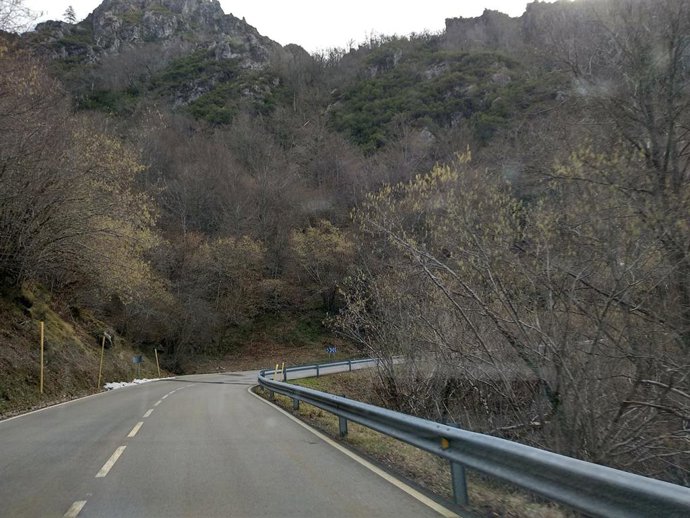 Imagen de archivo del Puerto de Tarna, Puertos, carreteras.