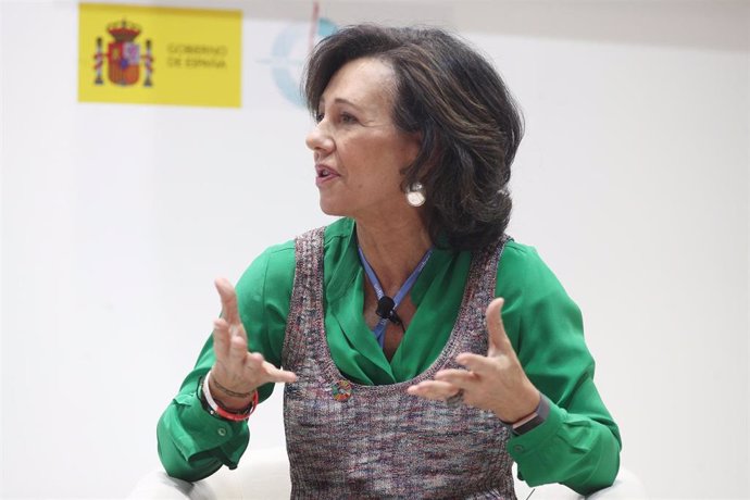 La presidenta del Banco Santander, Ana Botín durante su intervención en una conferencia sobre financiación del Acuerdo París: `¿cómo movilizar a los inversores privados?, en la novena jornada de la Cumbre del Clima (COP25) 