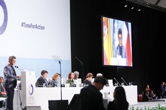 El cantante Alejandro Sanz durante su intervención en la ceremonia de inauguración del tramo de Alto Nivel de la Cumbre del Clima durante la novena jornada de la Cumbre del Clima (COP25)