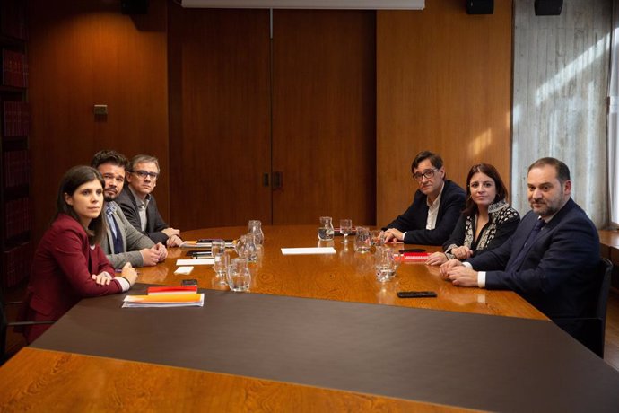 Reunió entre el PSOE i ERC a la seu de l'AMB.
