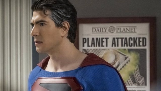 Brandon Routh es Superman en Crisis en Tierras Infinitas