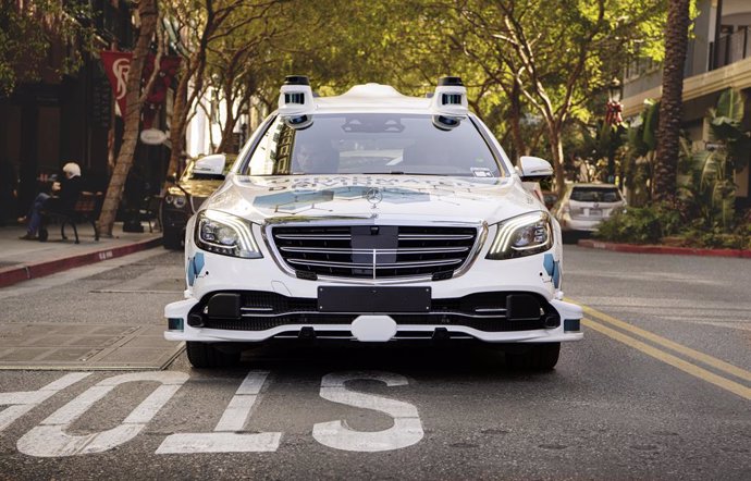 Mercedes-Benz y Bosch inician un proyecto piloto para el servicio automatizado de transporte