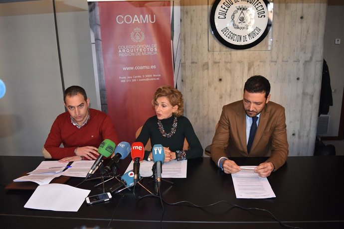 El Colegio de Arquitectos propone al Gobierno regional 25 medidas para colaborar