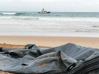 Interceptados 41 migrantes de una patera llegada a una playa de San Fernando (Cádiz)