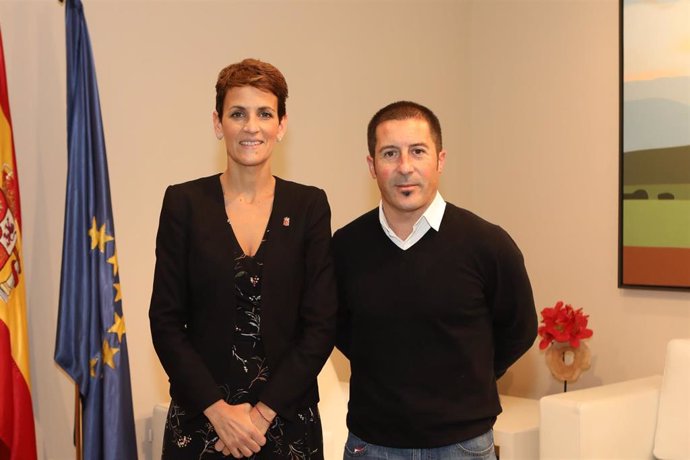 La presidenta de Navarra, María Chivite, y el presidente de la FNMC, Juan Carlos Castillo.