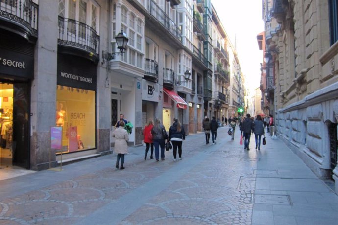  Calle en el Casco Viejo De Bilbao                 