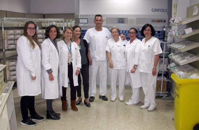 Personal del servicio de Farmacia del Hospital Universitario Virgen de Valme de Sevilla