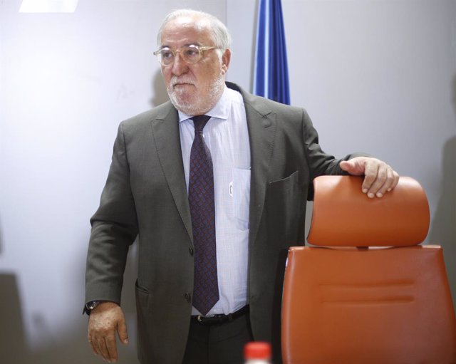 Pere Navarro (DGT) critica a la CNMC por "confundir la formación vial con cursos