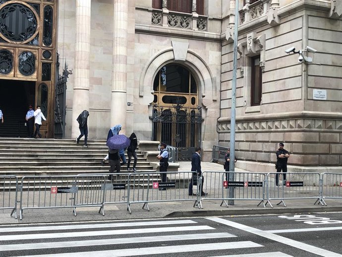 Acusats abans del judici a La Manada de Manresa.