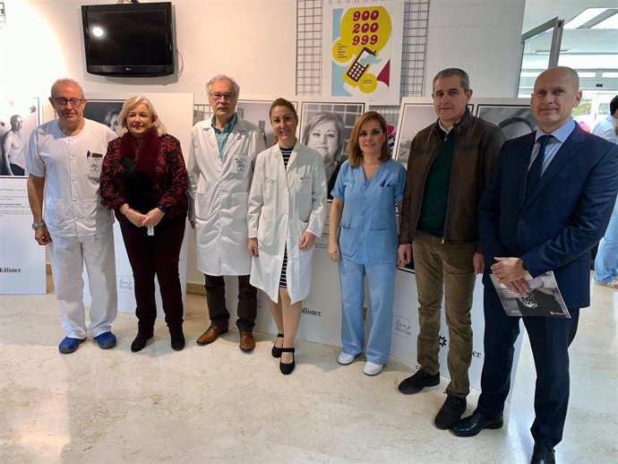 El Hospital de Riotinto acoge la exposición nacional itinerante 'Héroes y Heroínas' sobre ostomía.