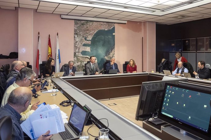 España y Francia abordan el acuerdo de pesca de la anchoa en una reunión en Cant