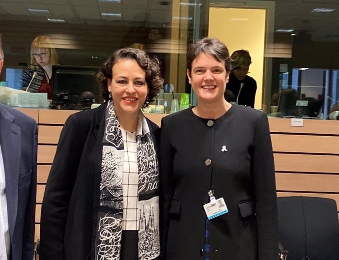 La directora general de Igualdad, Diana Sáinz, en Bruselas con la minisra Magdalena Valerio