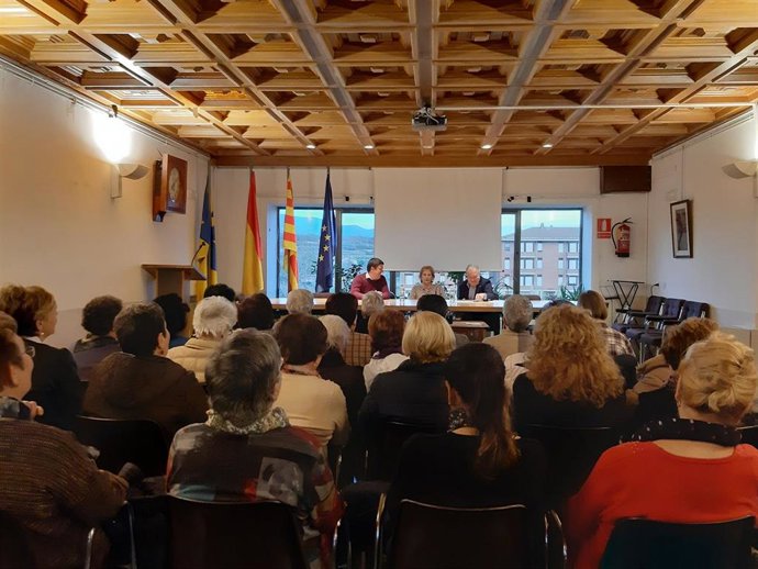 El pesidente de la DPH, Miguel Gracia, ha inaugurado las XXXIV Jornadas Culturales de Ayerbe