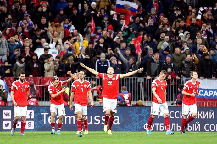 Artem Dzyuba celebra un gol con la selección de Rusia
