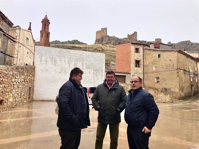 Jerónimo Gracia, José Sancho y Alberto Izquierdo en la plaza del Huesa del Común