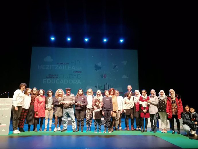 El programa Bitartean, Sabores del Mundo del Ampa de Gurutzeta y Julián Larrea, I premios Barakaldo Ciudad Educadora