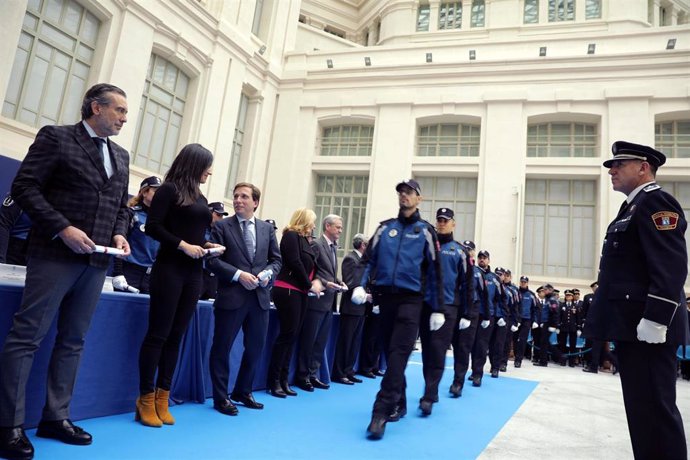 Imagen de la promoción de nuevos agentes de la Policía Municipal de Madrid que reforzarán la seguridad durante la Navidad.