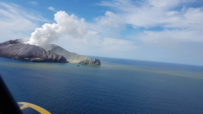 Vista desde helicóptero de White Islans, en Nueva Zelanda, tras la erupción volcánica del 9 de diciembre de 2019