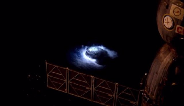 Zona superior de una tormenta vista desde la Estación Espacial