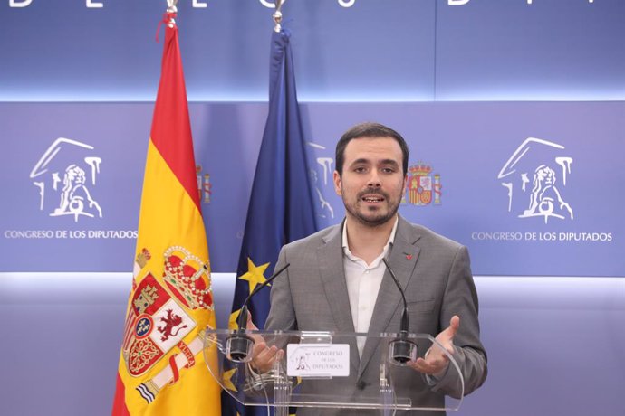 AMP.- Garzón dice que faltan "algunos flecos" de la negociación entre el PSOE y 