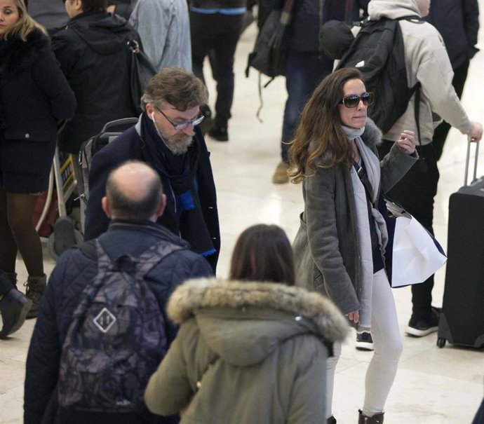 Telma Ortiz vuelve a Madrid tras pasar unos días de vacaciones junto a su pareja, Robert Gavin Bonnar