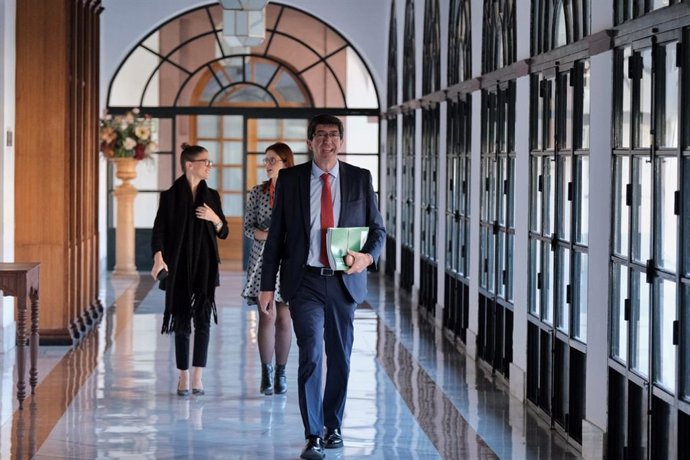 El vicepresidente de la Junta y consejero de Turismo, Regeneración, Justicia y Administración Local, Juan Marín, en el Parlamento andaluz. (Foto de archivo).