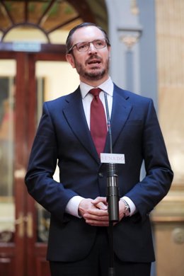El portavoz del PP en el Senado, Javier Maroto, ofrece una rueda de prensa tras la sesión constitutiva de la XIV Legislatura en el Senado, en Madrid (España), a 3 de diciembre de 2019.