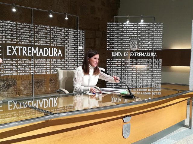 Isabel Gil Rosiña en rueda de prensa tras el Consejo de Gobierno de la Junta del miércoles 11 de diciembre