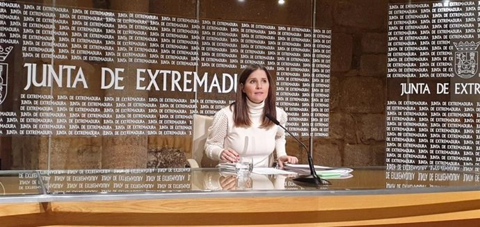 Isabel Gil Rosiña en rueda de prensa tras el Consejo de Gobierno de la Junta