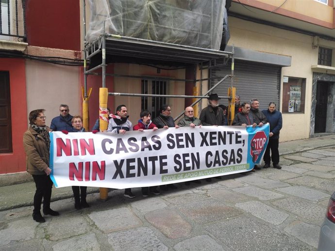 Concentración por un desahucio en Ferrol